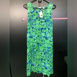 Kaktus Sleeveless,button detail neckline,hip pockets,loose fit,airy,Leaf Pattern